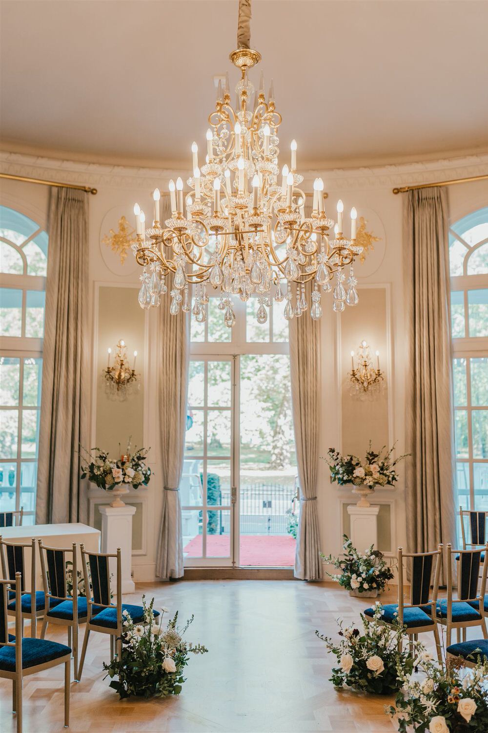wedding ceremony in the loggia at mandarin oriental wedding london