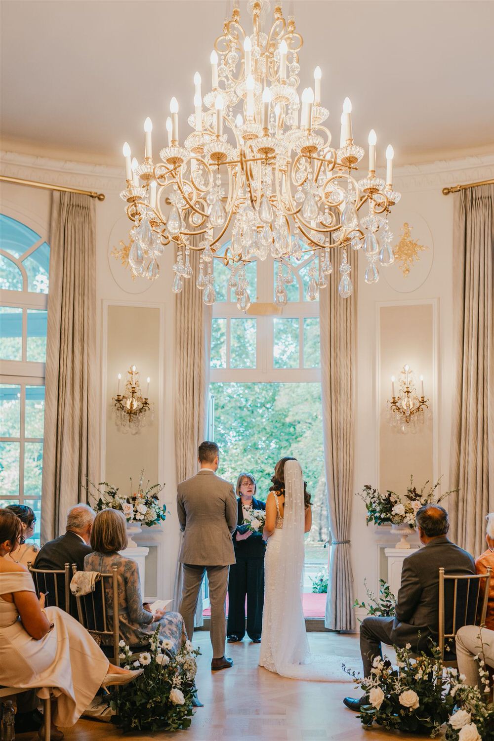 wedding ceremony in the loggia at mandarin oriental hyde park luxury wedding venue in london