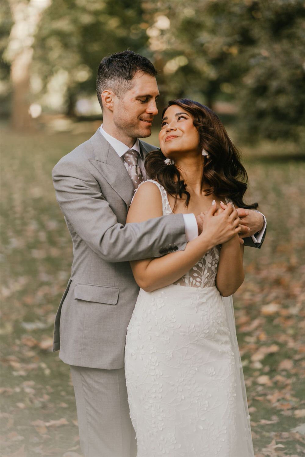 couple portrait at hyde park wedding in london