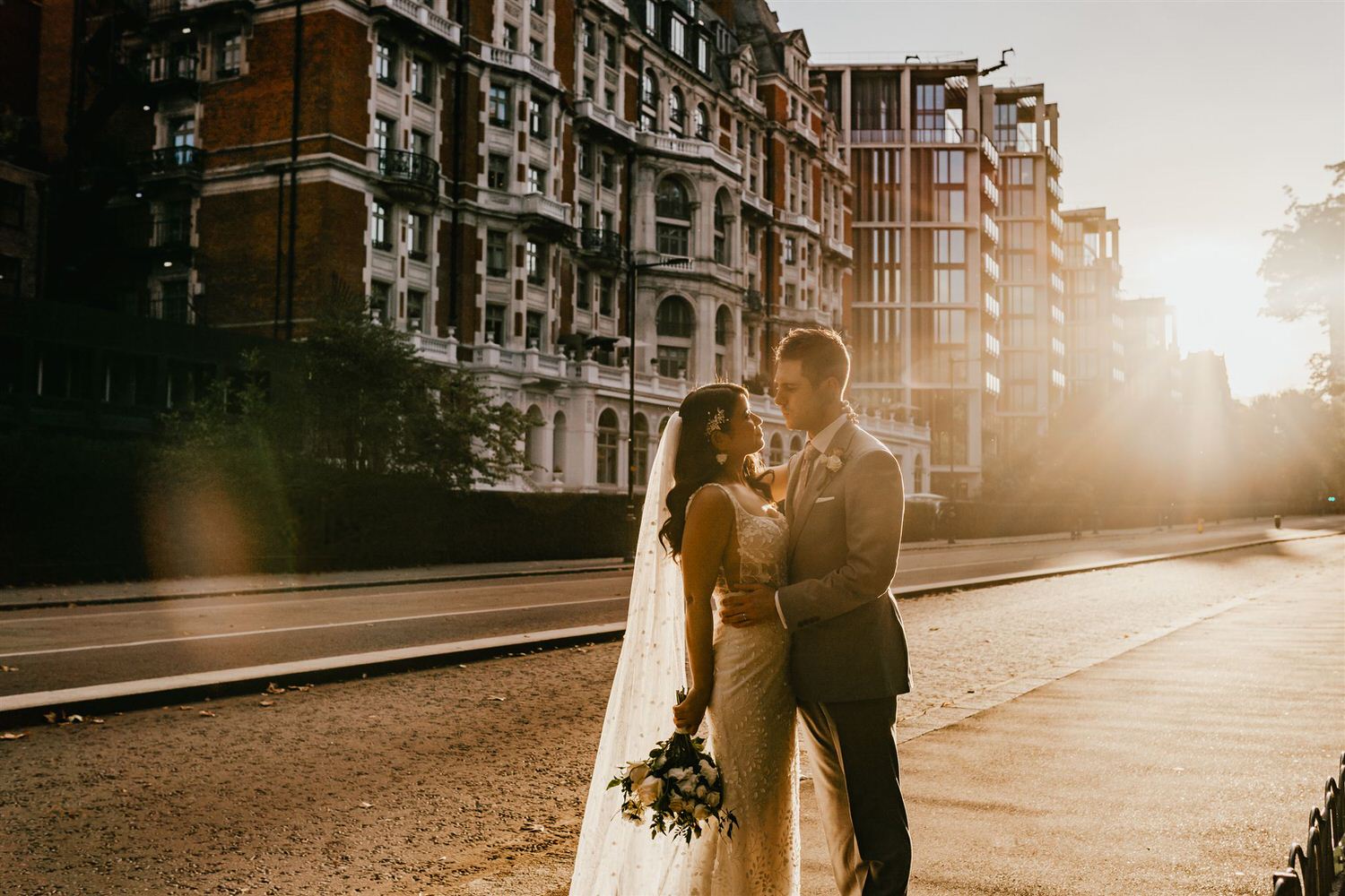golden hour couple portraits outside mandarin oriental hyde park wedding