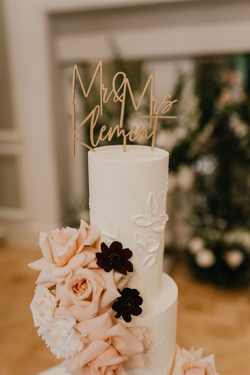 wedding cake in the loggia at mandarin oriental wedding london