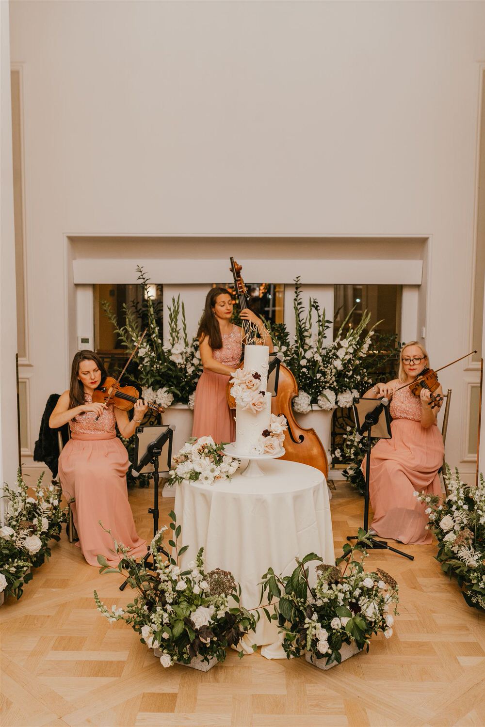 wedding reception in the loggia at mandarin oriental wedding london