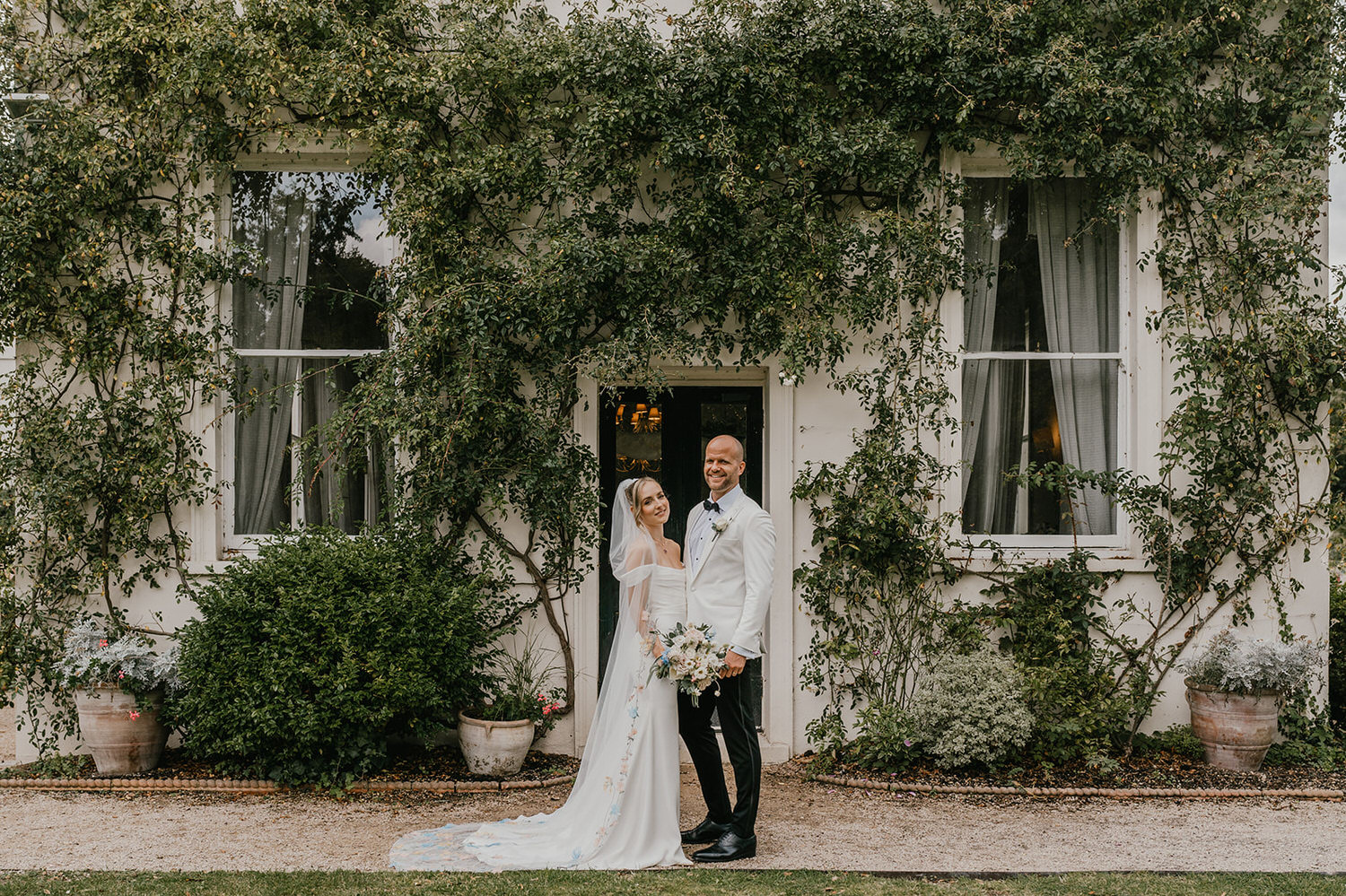 couple portraits at morden hall wedding london