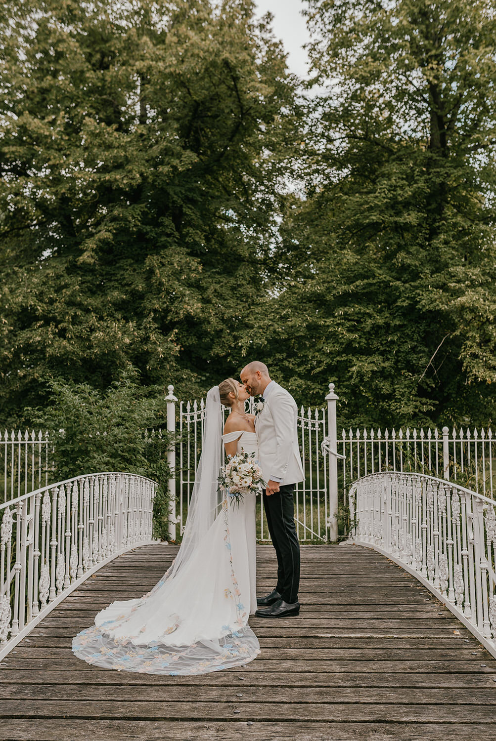 couple portraits at morden hall wedding london