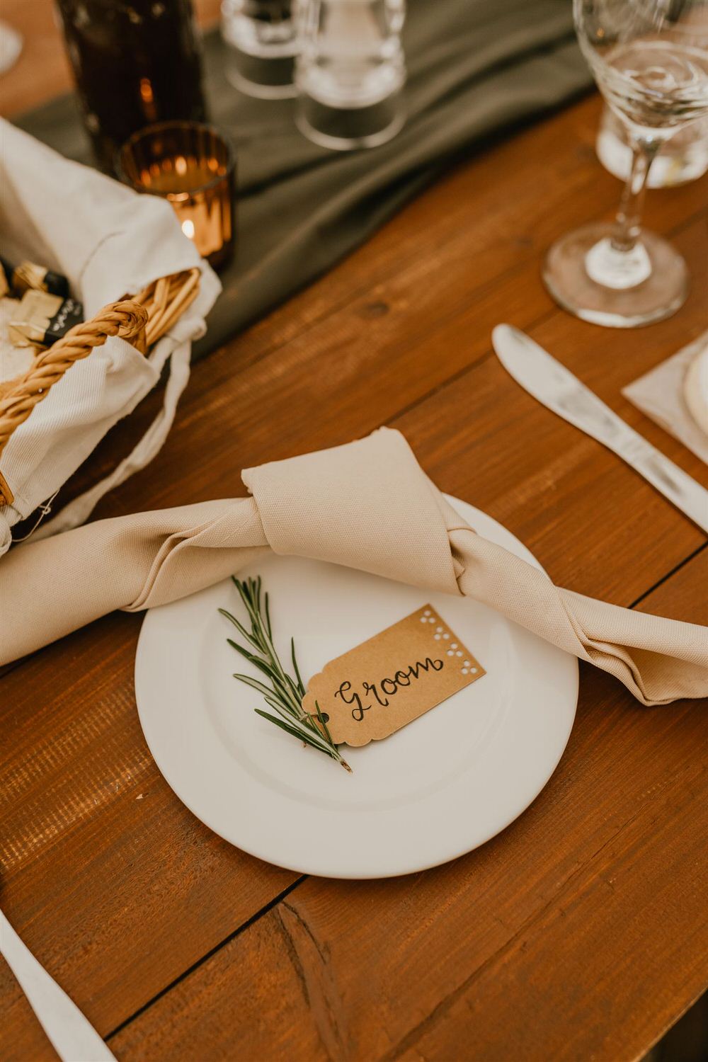 rustic wedding table decor at kent wedding