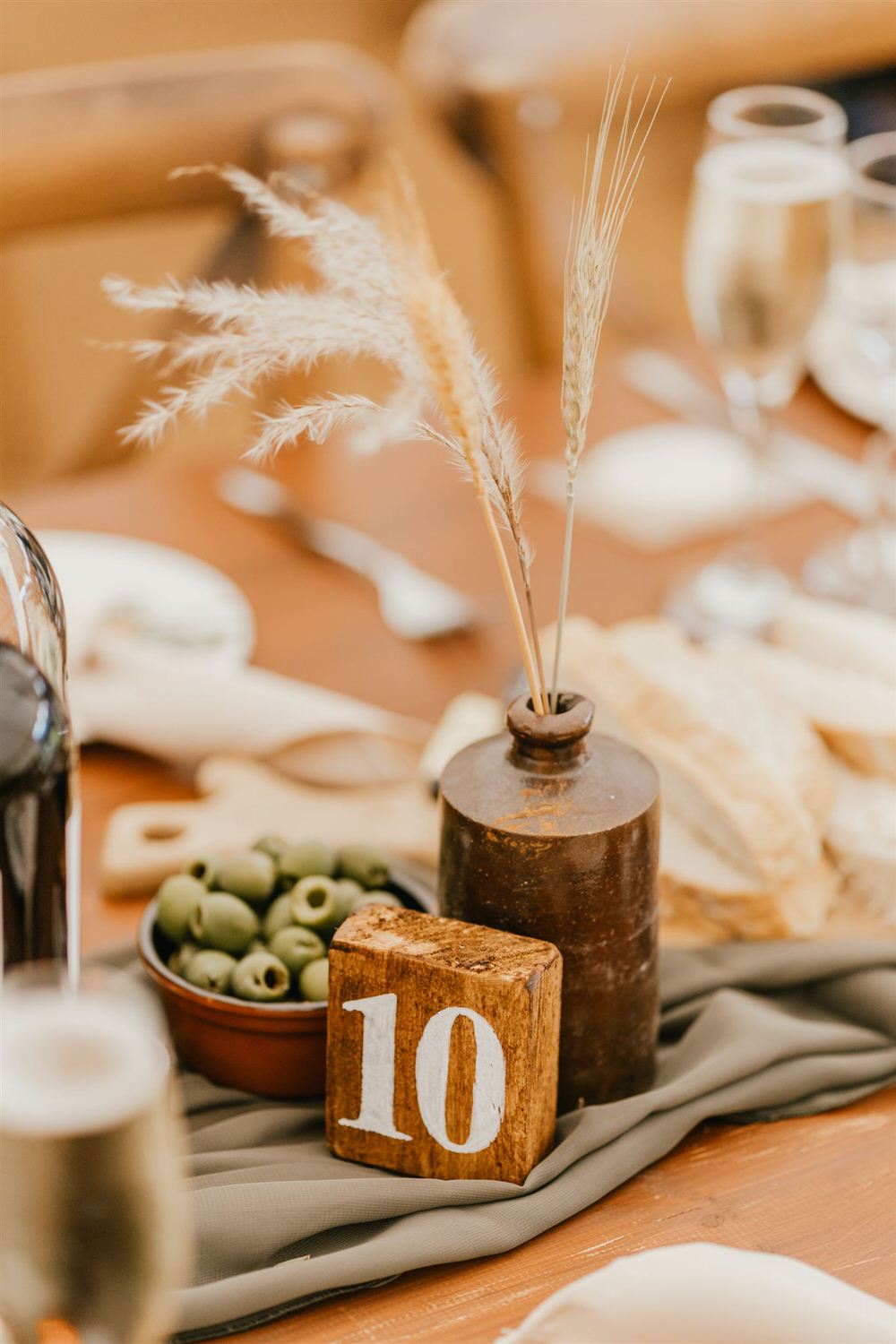 rustic wedding table decor at kent wedding