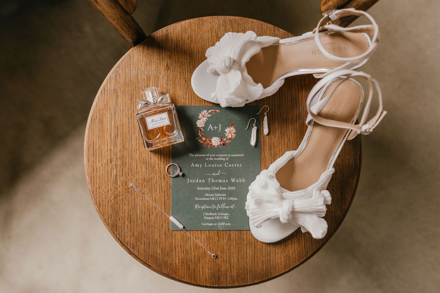 bridal details at mount ephraim wedding in kent