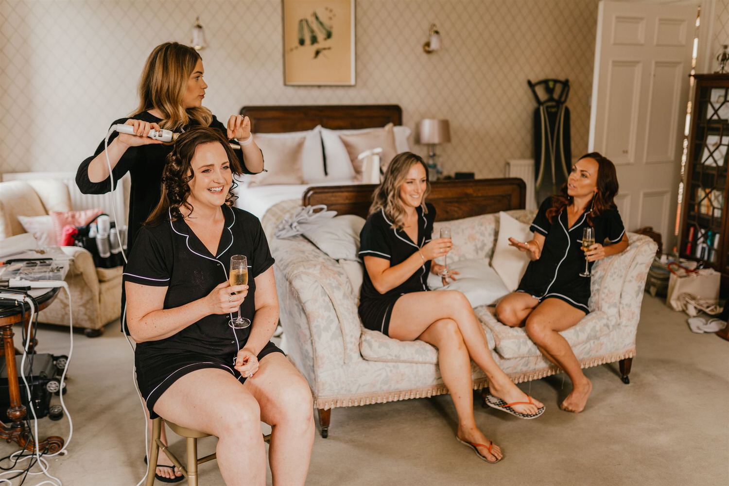 bridal prep at mount ephraim wedding in kent