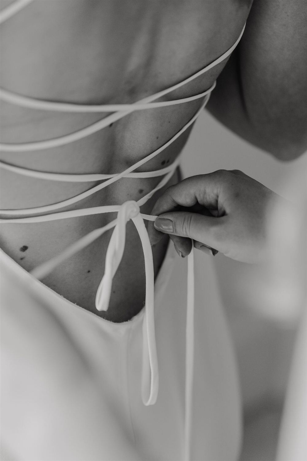 bridal prep at mount ephraim wedding in kent