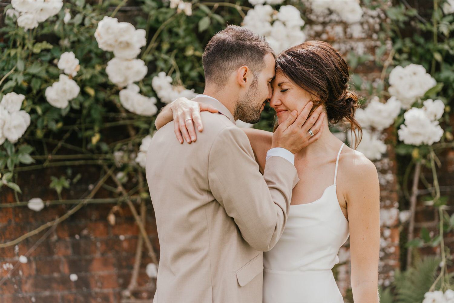 couple portraits in the gardens at mount ephraim wedding venue in kent