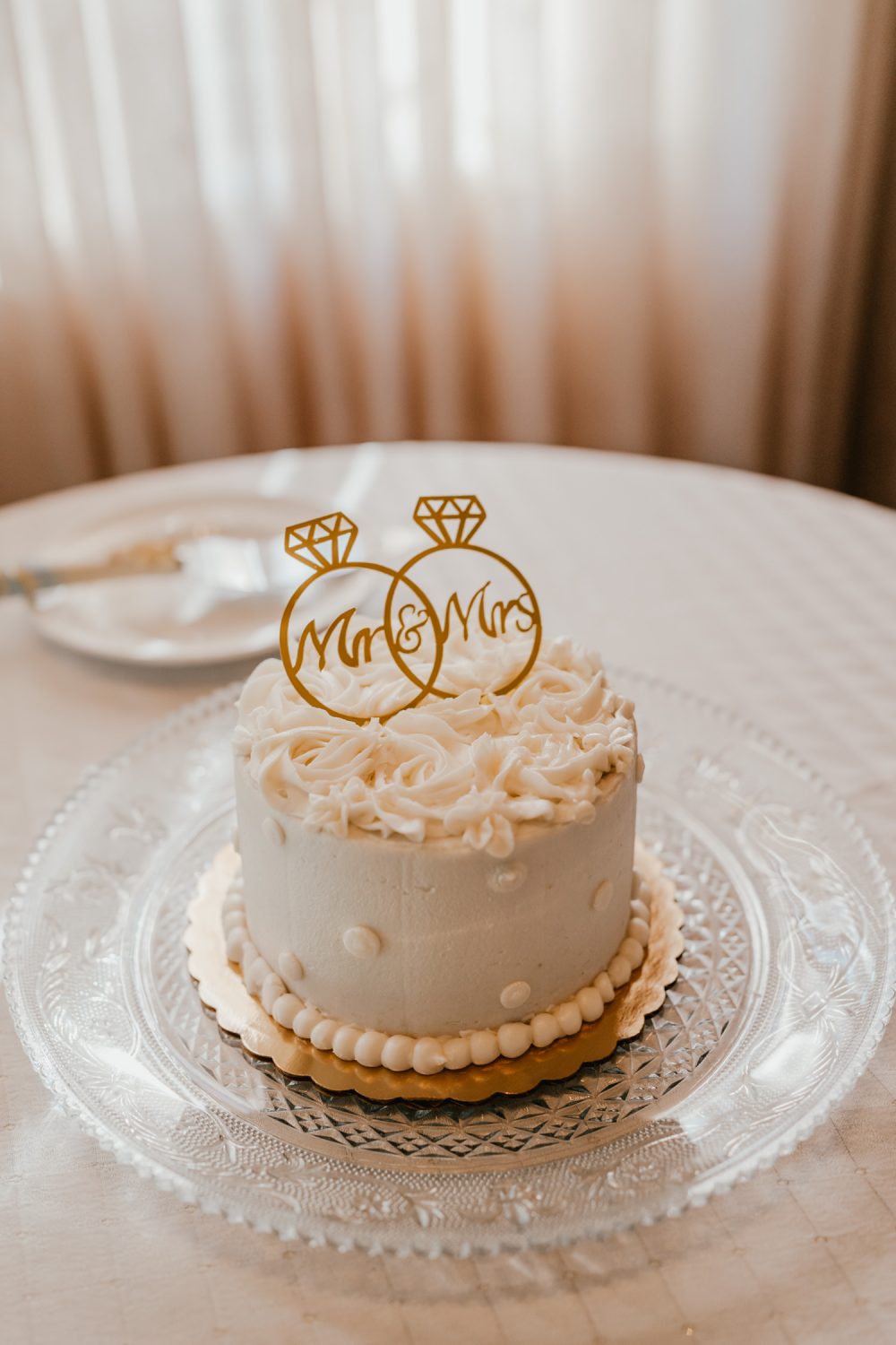 wedding cake at stolentime resort saint lucia wedding venue