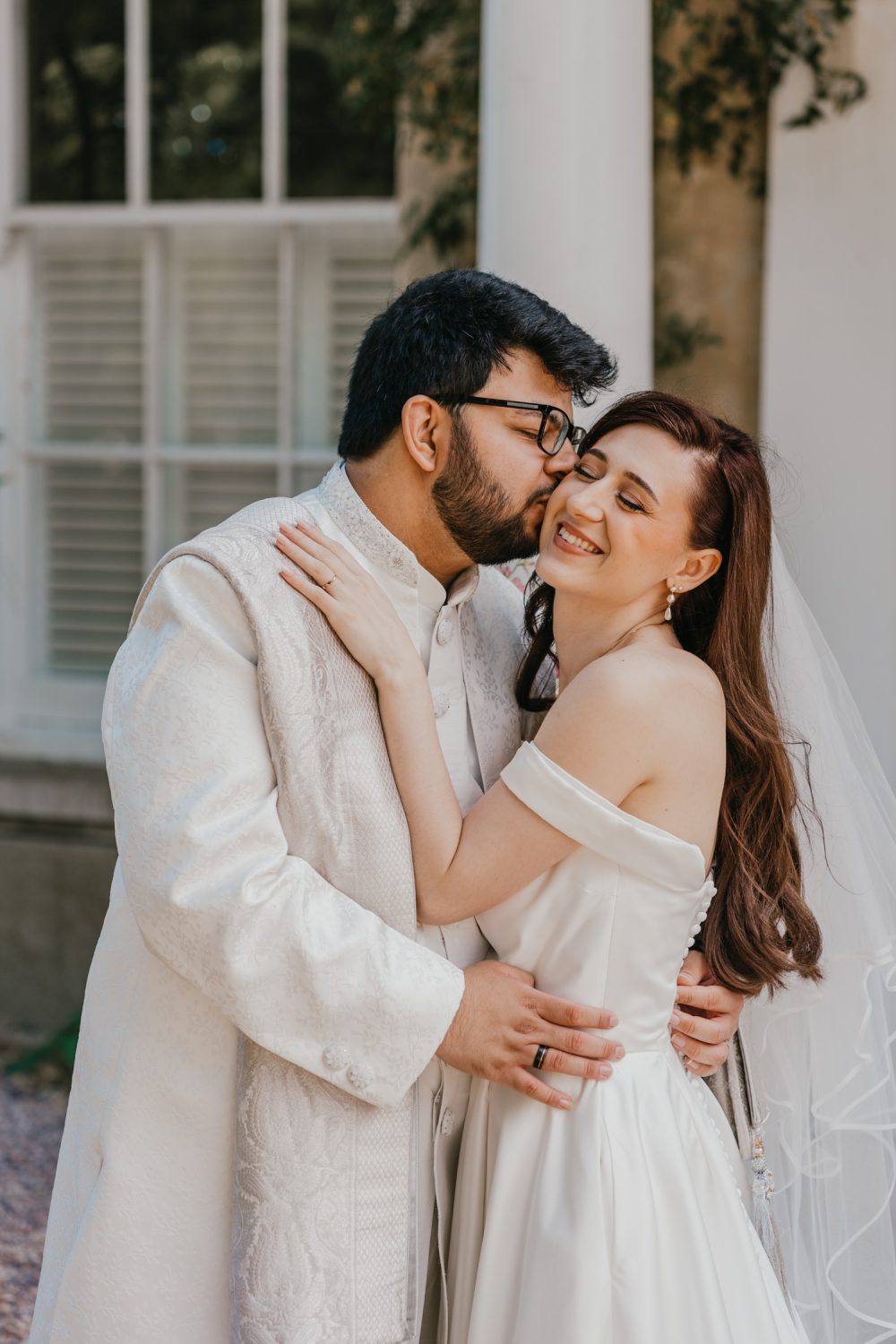 couple portraits at northbrook park wedding venue in farnham, surrey