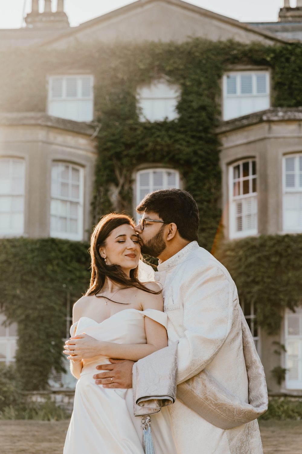 bride and groom golden hour couple portraits at northbrook park wedding venue near surrey