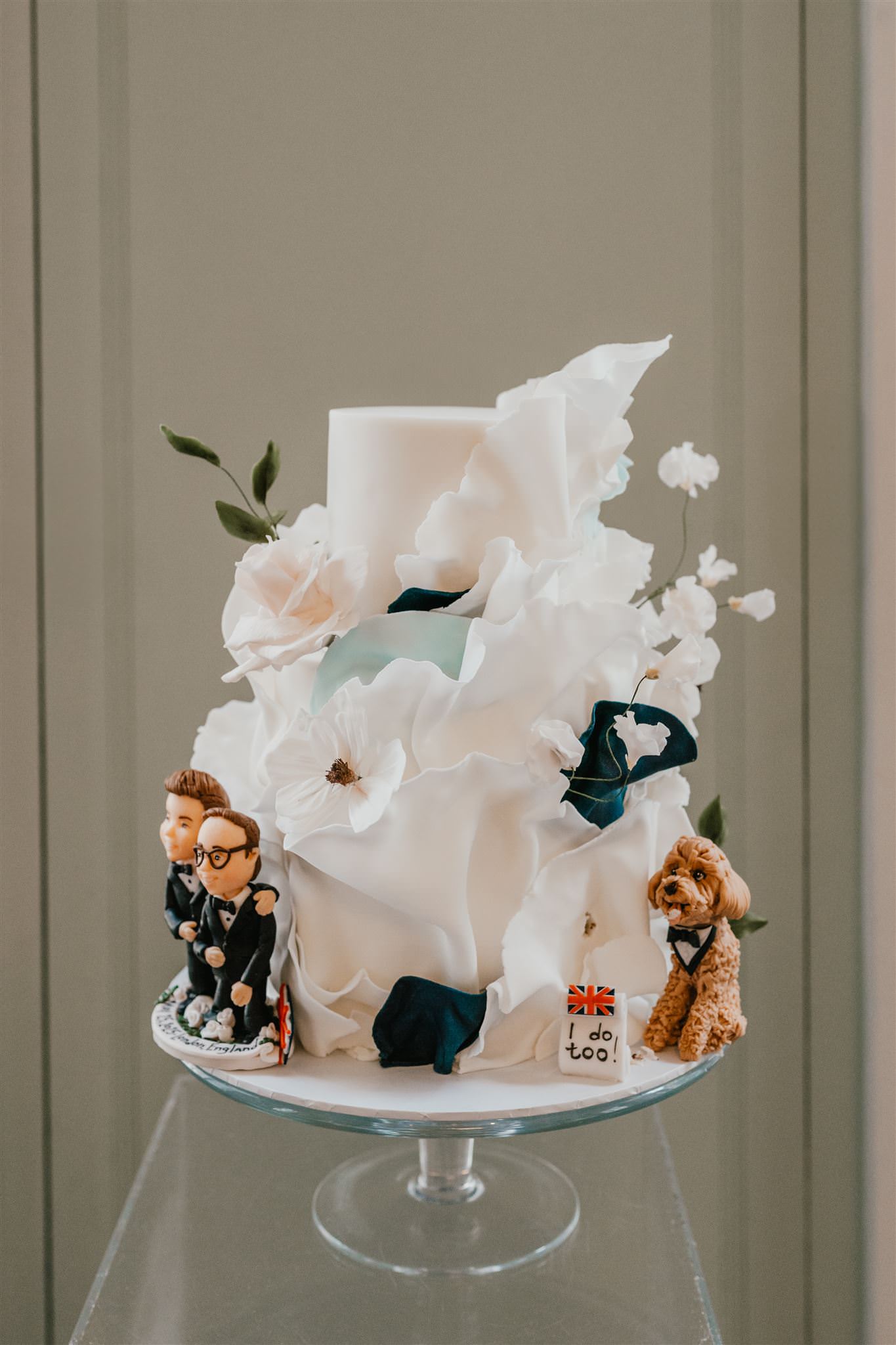 wedding cake setup in the library at trinity house wedding venue in london