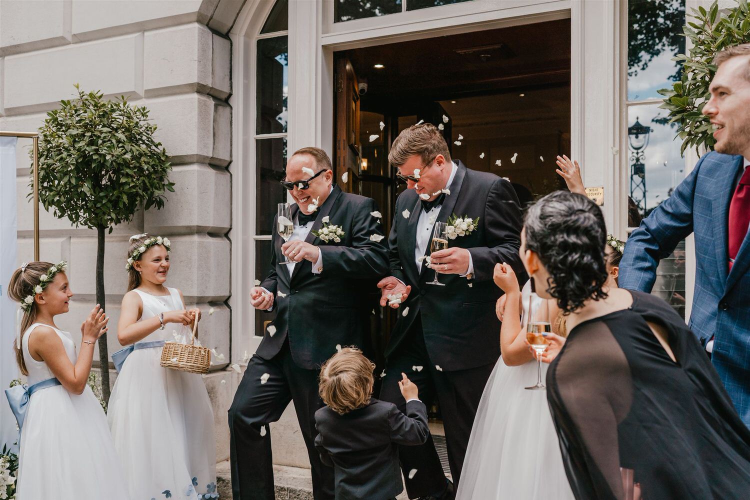 confetti moment at trinity house wedding in london
