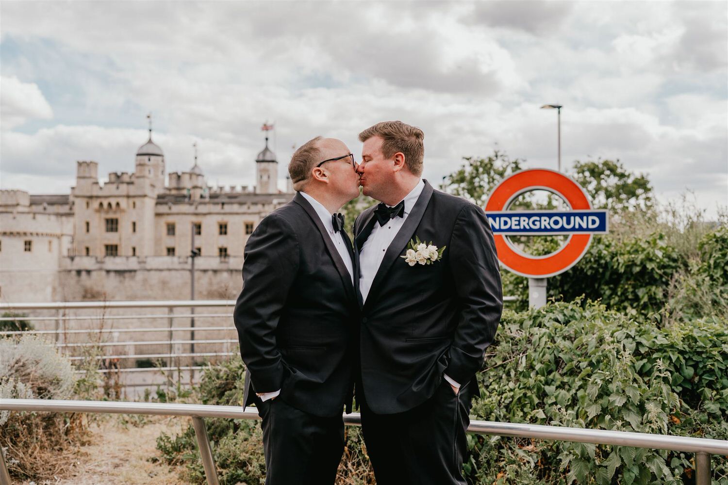 couple portraits near tower of london at trinity house London wedding