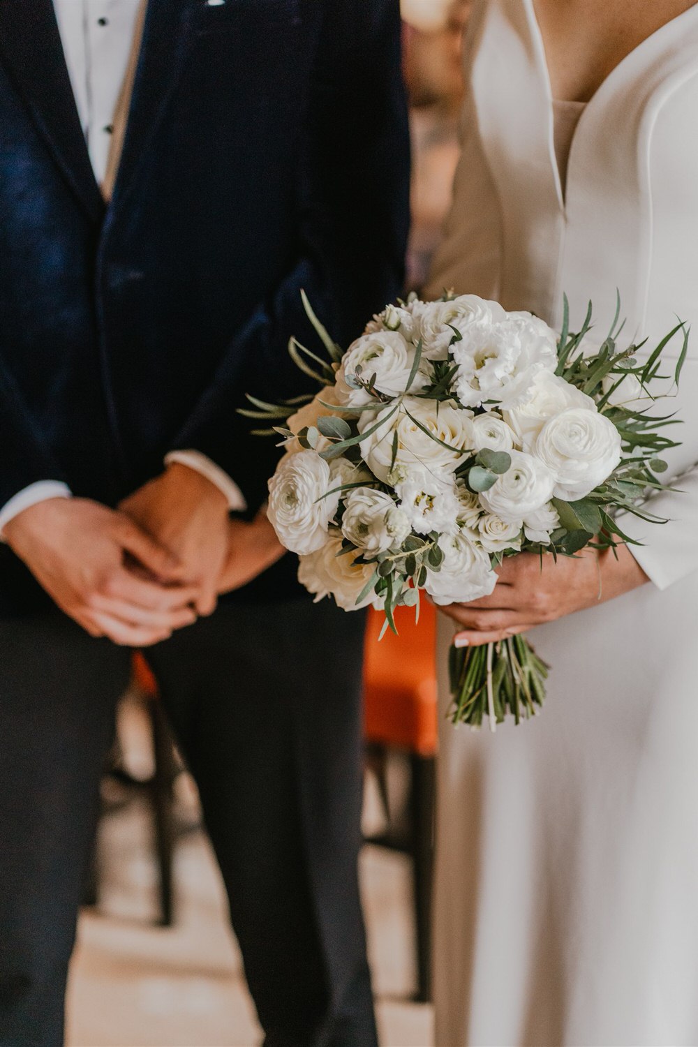 bride's bouquet for winter wedding in london