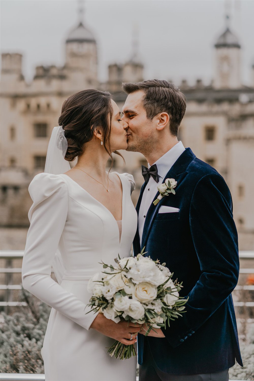 bride and groom couple portraits outside tower of london